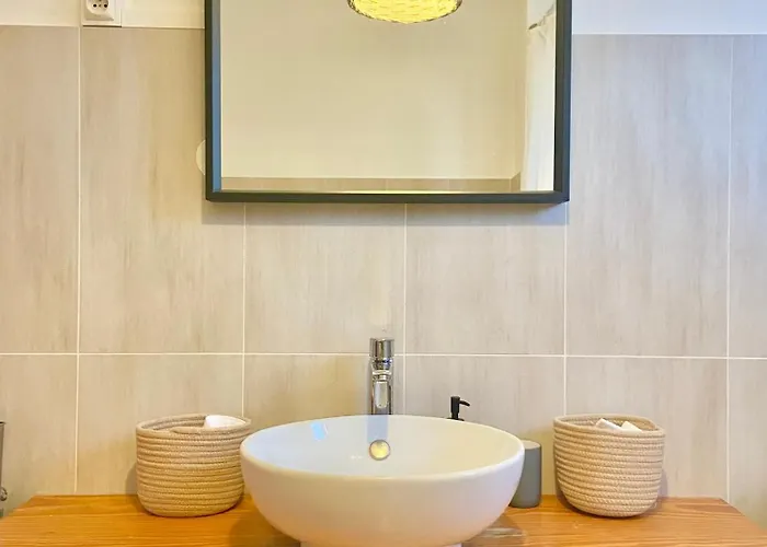 2parkings, 2min Petitevenise-xmarche * Colmar